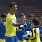 Rafa Márquez, en alianza con Nestlé Nesquik, inspira los sueños infantiles en la cancha de fútbol soccer