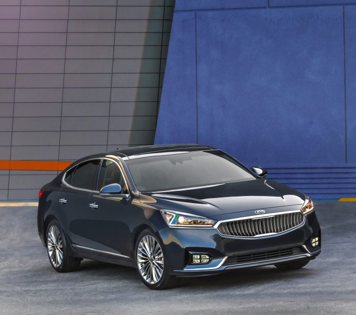 Kia Cadenza Wins Large Sedan of the Year Award