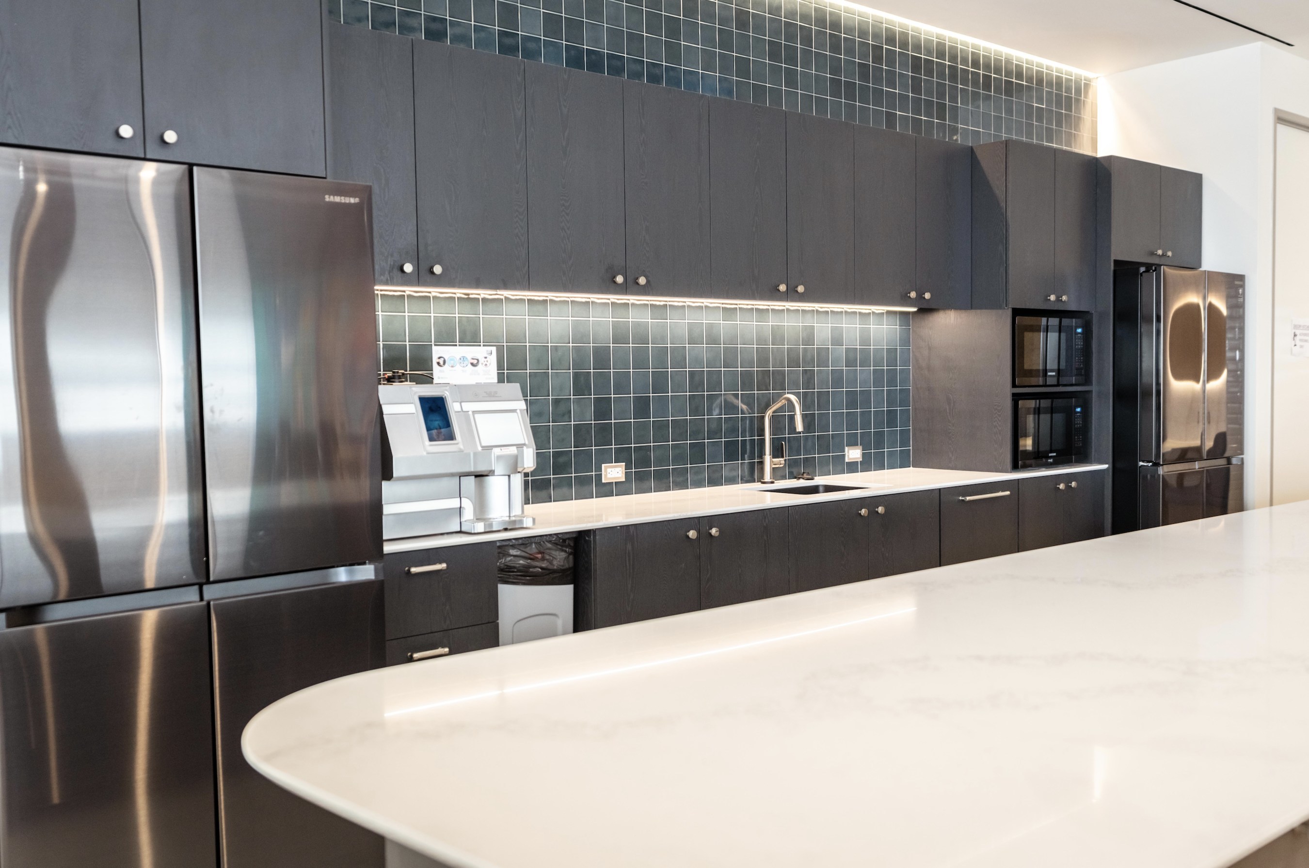 La cocina en las nuevas oficinas de StarKist en Reston, Virginia. Cr&eacute;dito de la fotograf&iacute;a: Anfon Ha
