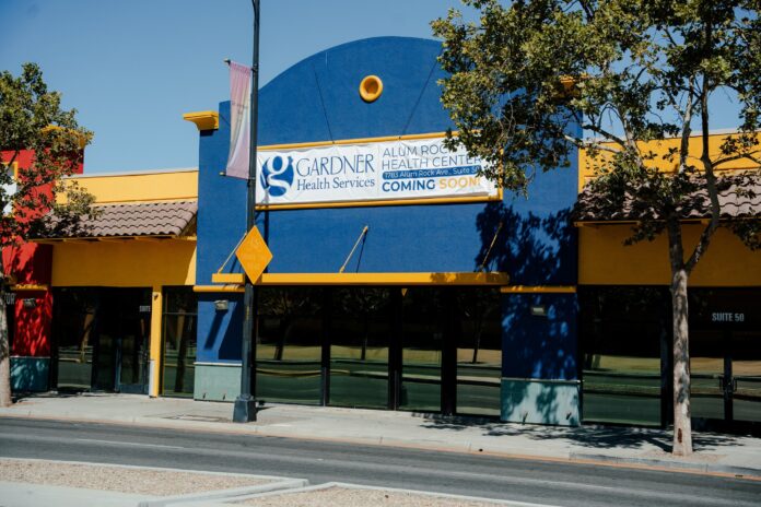 Facade of Alum Rock Health Center