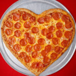 PETER PIPER PIZZA COMPARTE EL AMOR CON EL REGRESO DE SU PIZZA EN FORMA DE CORAZÓN
