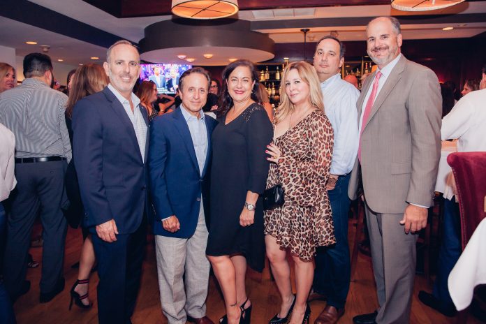 Calixto García Vélez, First Bank; 100x35@305 founding members Iván Tort, Yania Olabarrieta, Virginia Moreno, Rene Zayas-Freiría; and Hernando J. Novoa, First Bank.