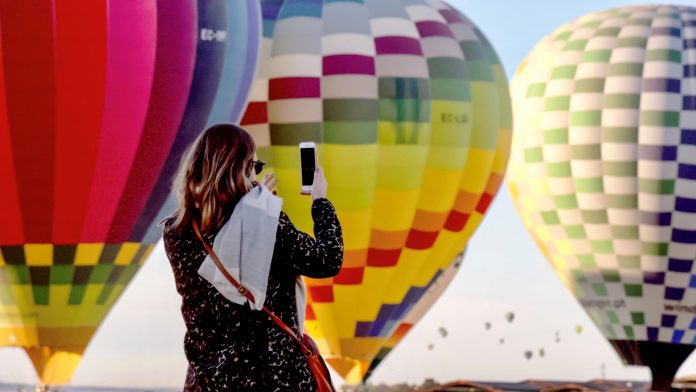 450 Young Living leaders take to the sky in 43 hot air balloons during an epic adventure in Seville, Spain