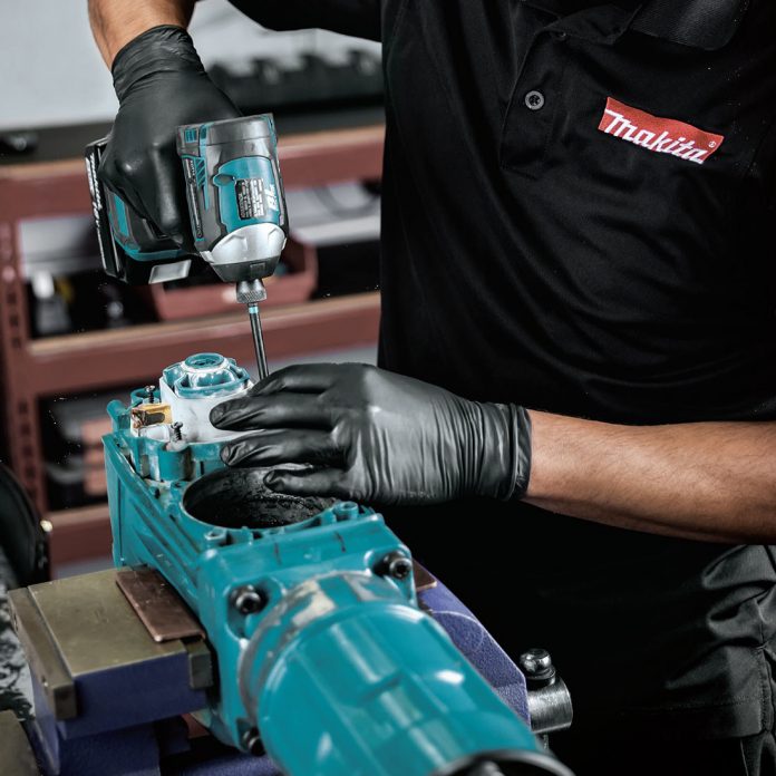 Los Centros de Servicio de Fábrica de Makita permanecen listos para servirle con nuevas opciones de reparación