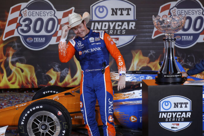 Scott Dixon scored Honda's third NTT IndyCar Series victory of the season Saturday night at Texas Motor Speedway in Fort Worth.