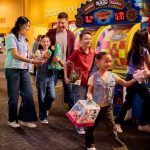 PETER PIPER PIZZA TRAE DE REGRESO EL SUMMER PASS, UN FAVORITO DE LAS FAMILIAS, OFRECIÉNDOLES HASTA UN 50% DE DESCUENTO EN COMIDA, BEBIDAS ADEMÁS DE HASTA 250 JUEGOS DIARIOS GRATIS