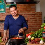EN UNA APUESTA ARRIESGADA, MANNY’S ULTIMATE MIXES NOMBRA AL CHEF AARÓN SÁNCHEZ SU PRIMER SOCIO DE MARCA